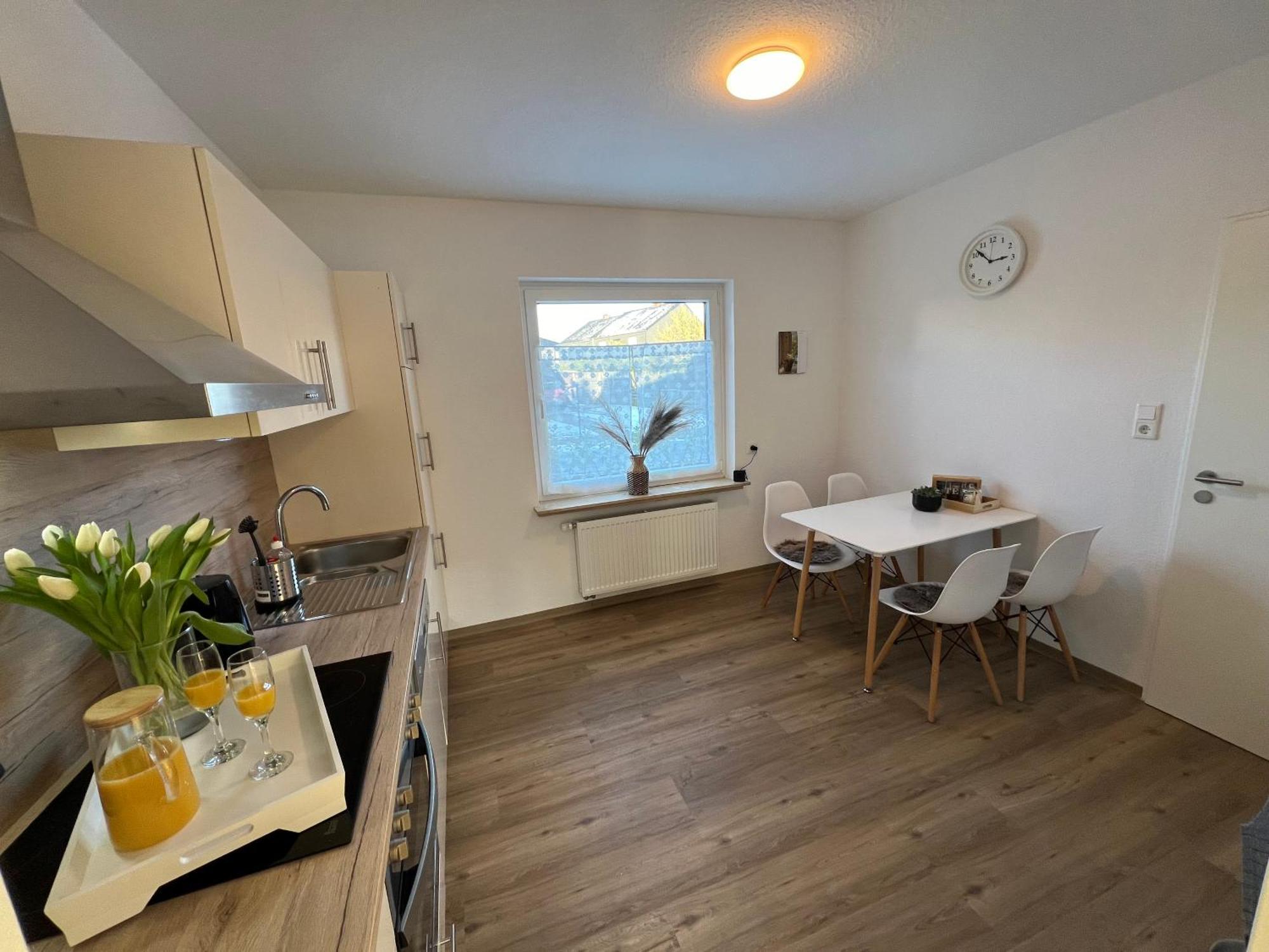 באד צווישנהם Appartements Zum Weissen Hahn מראה חיצוני תמונה