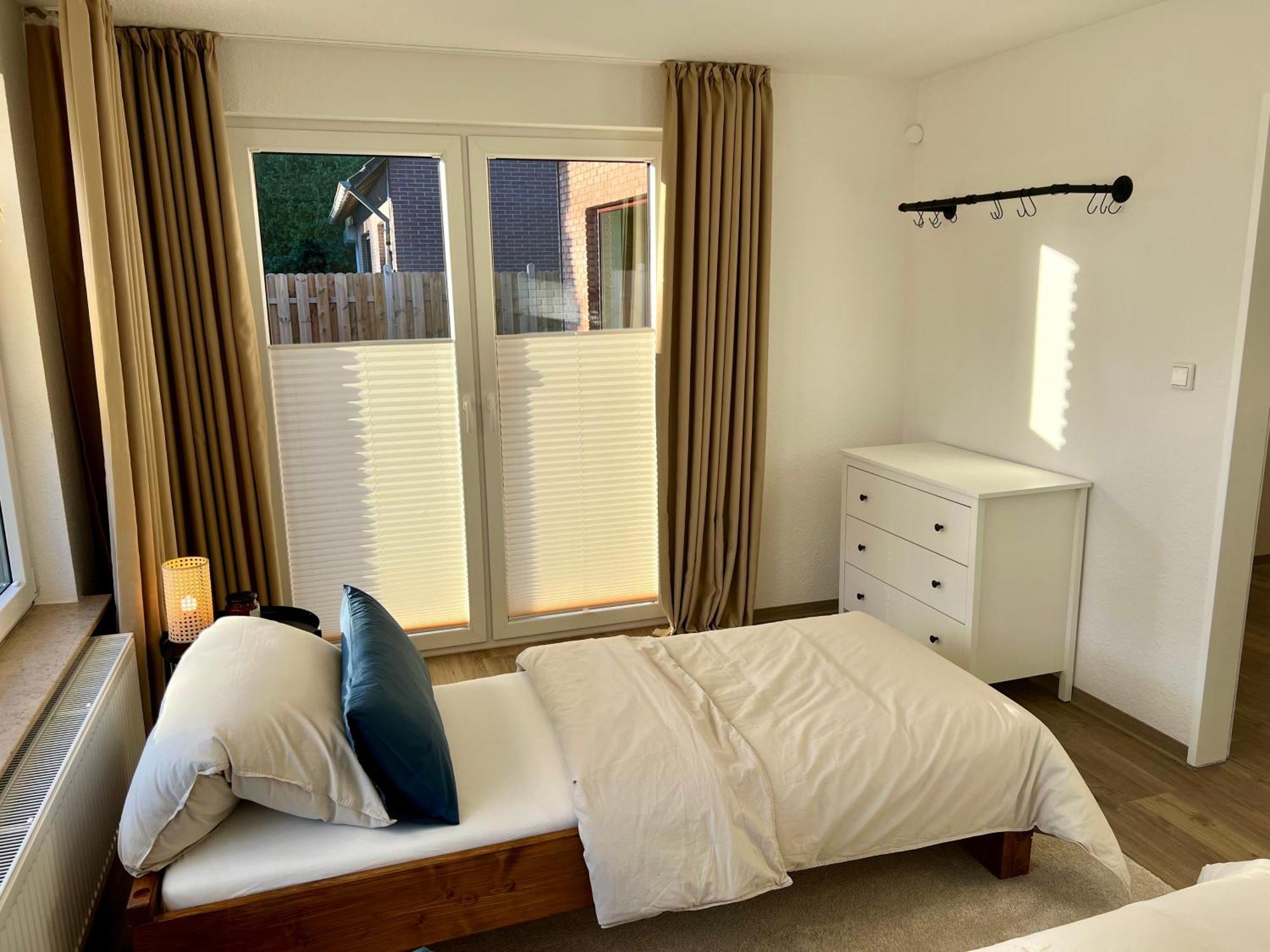 באד צווישנהם Appartements Zum Weissen Hahn מראה חיצוני תמונה