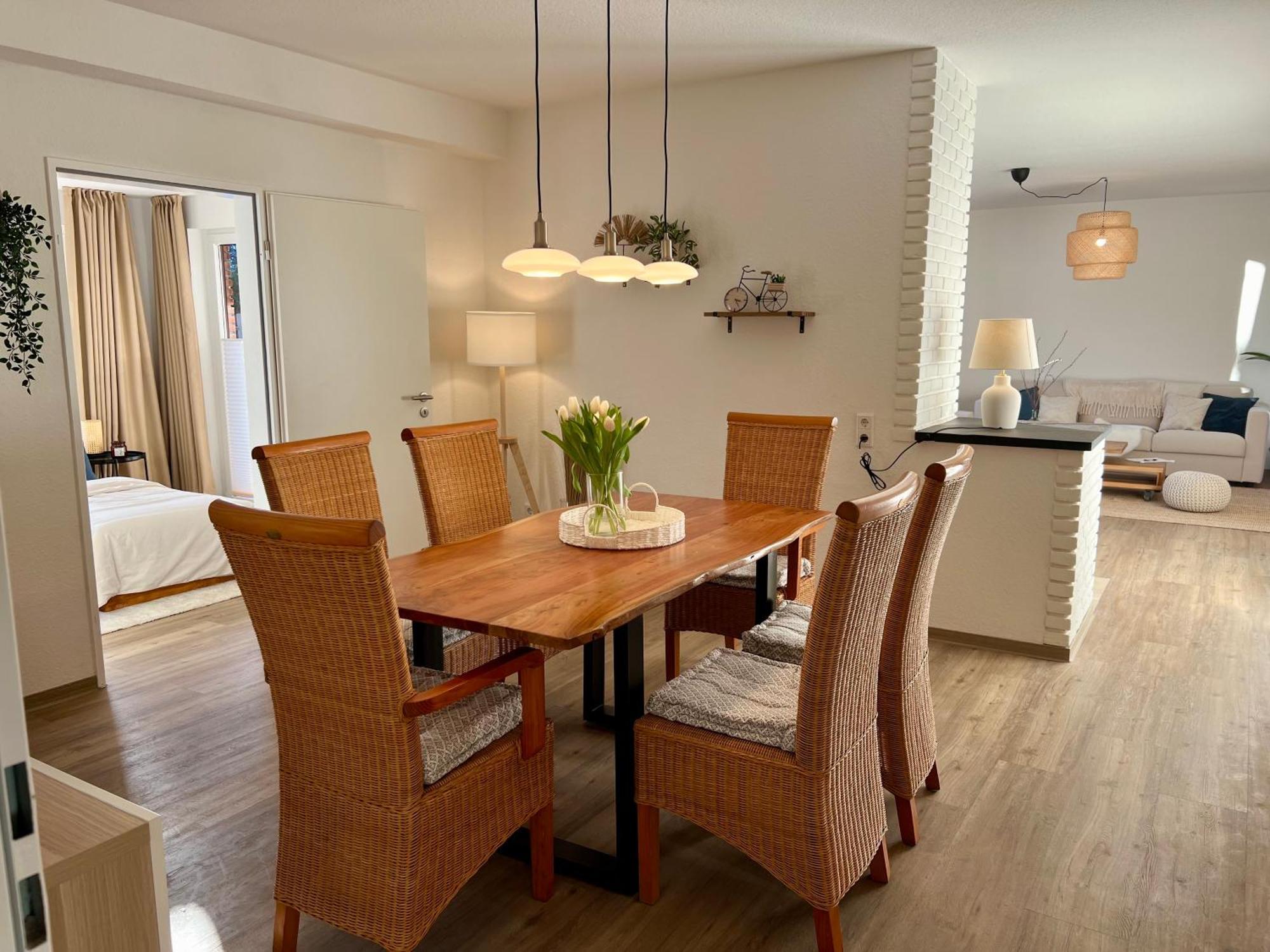 באד צווישנהם Appartements Zum Weissen Hahn מראה חיצוני תמונה