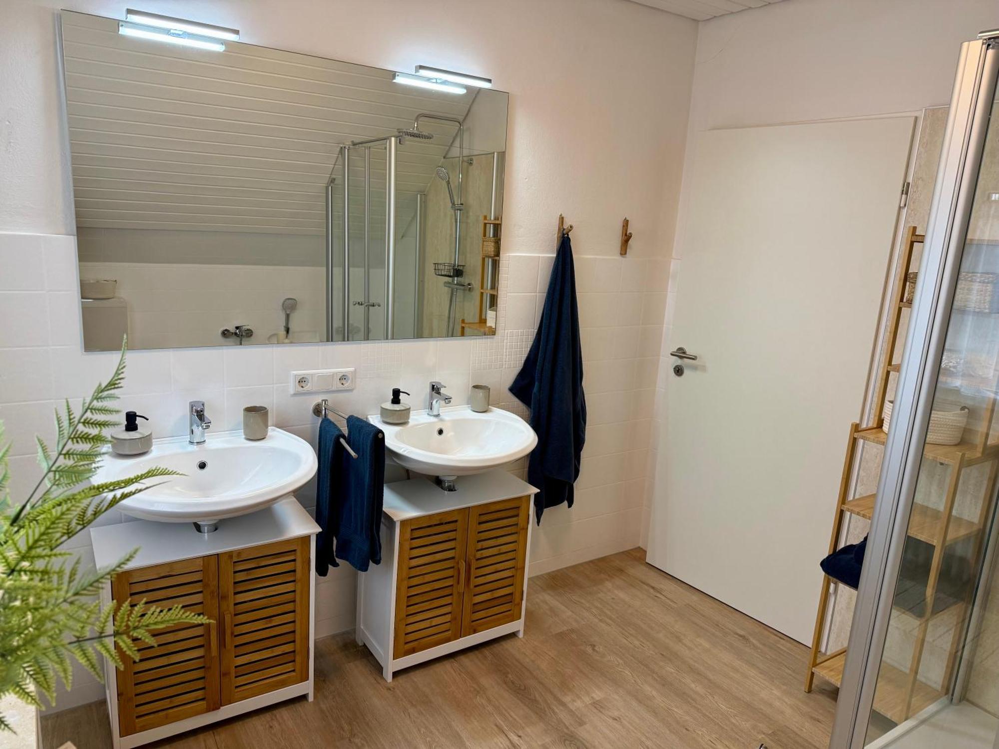 באד צווישנהם Appartements Zum Weissen Hahn מראה חיצוני תמונה
