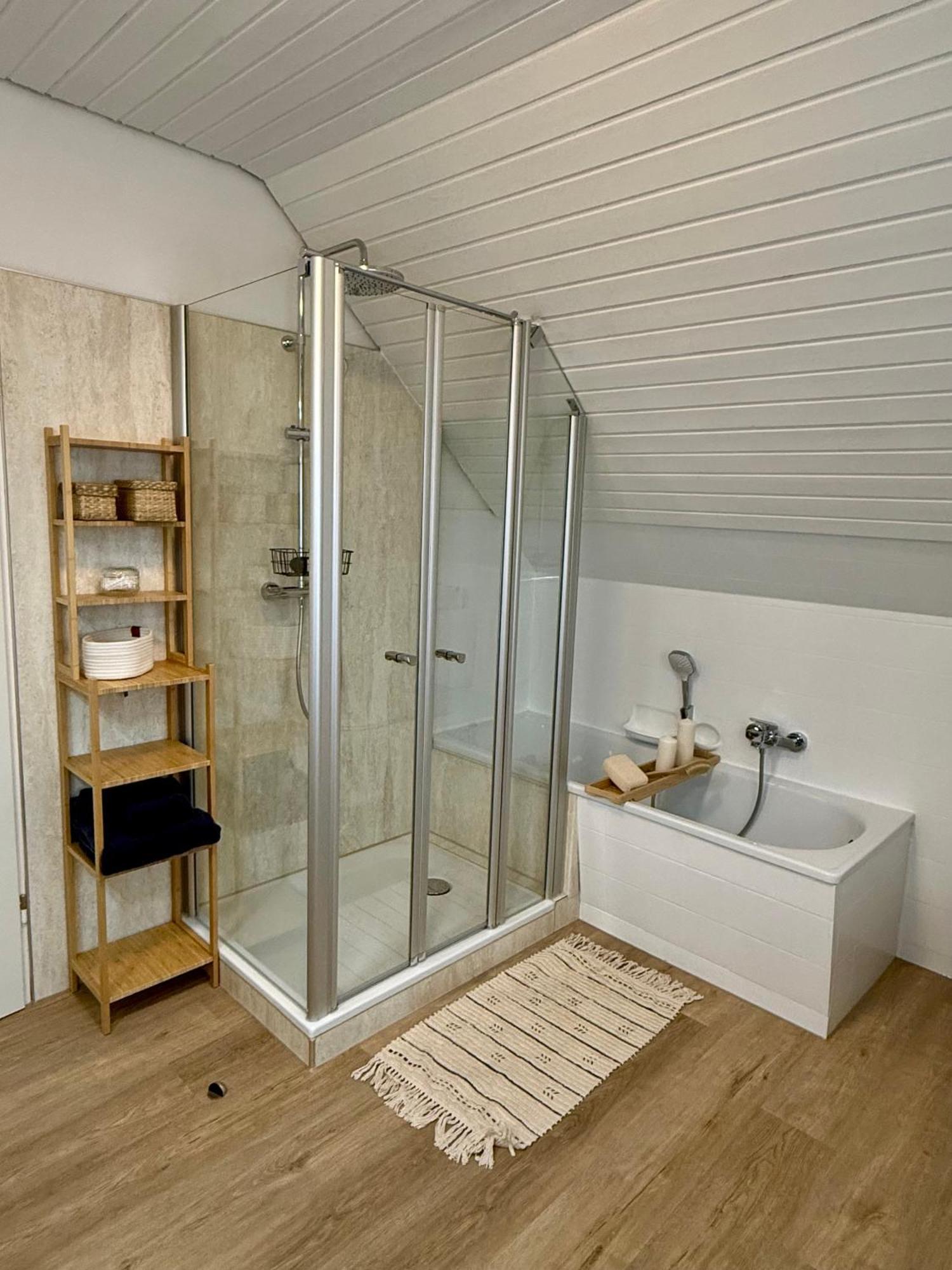 באד צווישנהם Appartements Zum Weissen Hahn מראה חיצוני תמונה